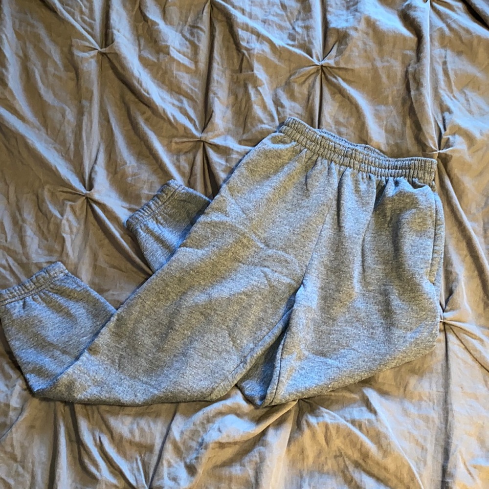 Gray elastic bottom sweatpants size m youth